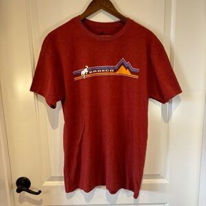 Bronco Graphic T-Shirt Red Size L Retro Mountain Logo Western Off-Road Tee